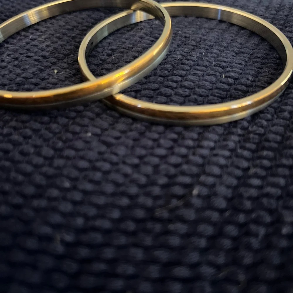 2 Tone Gold/Silver set of 2 Bangles - Picture 2 of 5